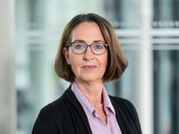 Firmenkunden - Frau Salat